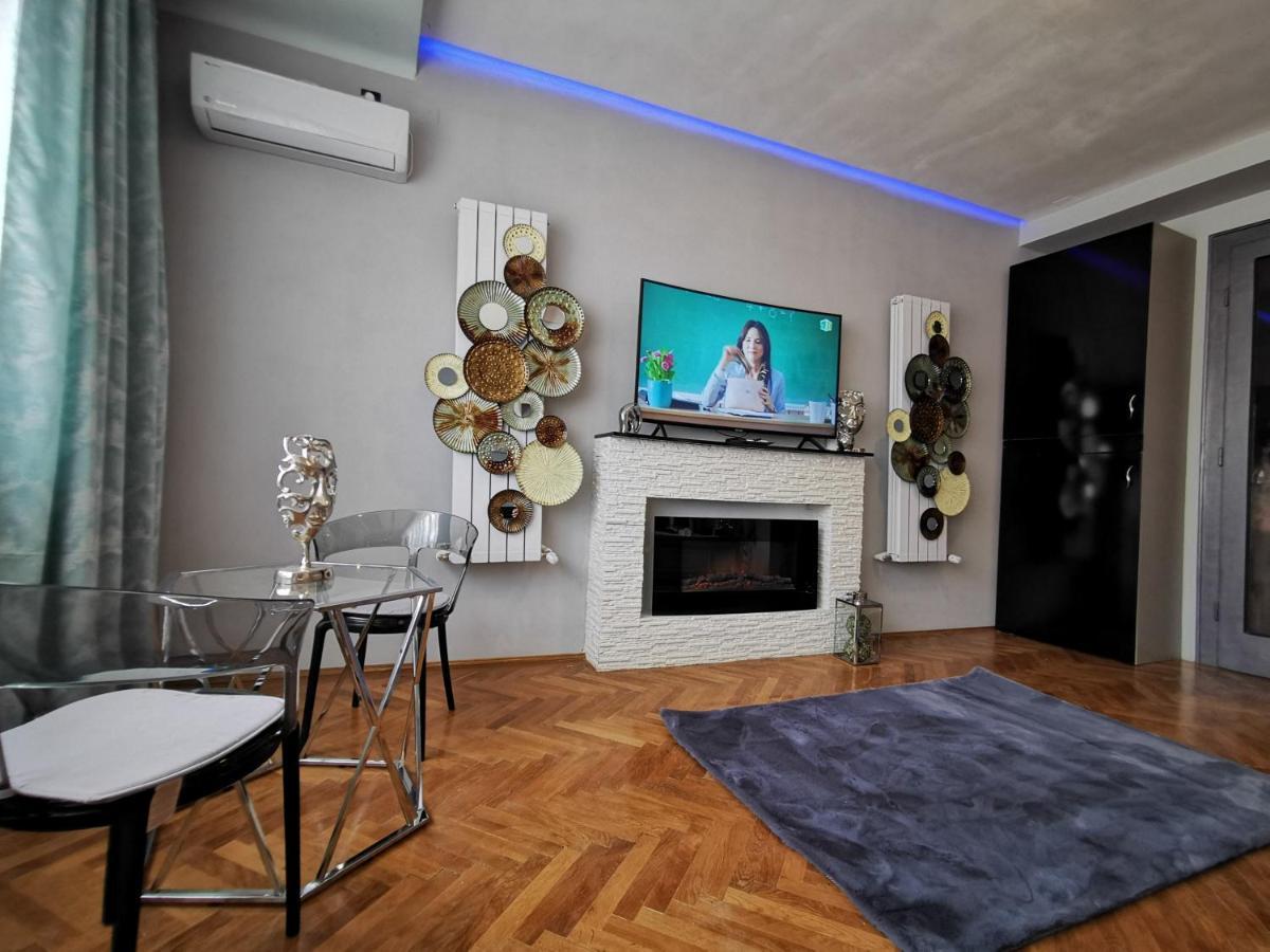 Crystal Central Apartment Braşov Exterior foto