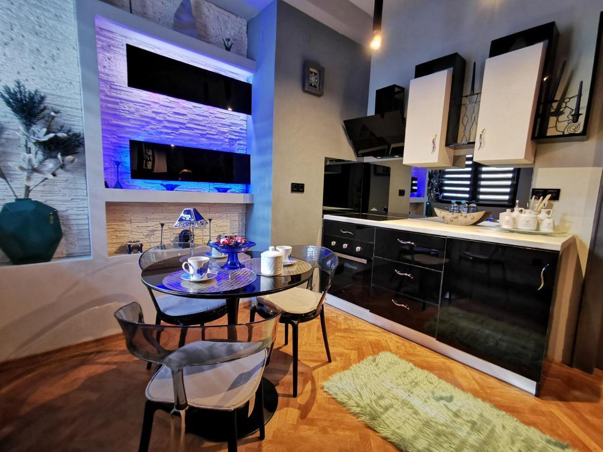 Crystal Central Apartment Braşov Exterior foto
