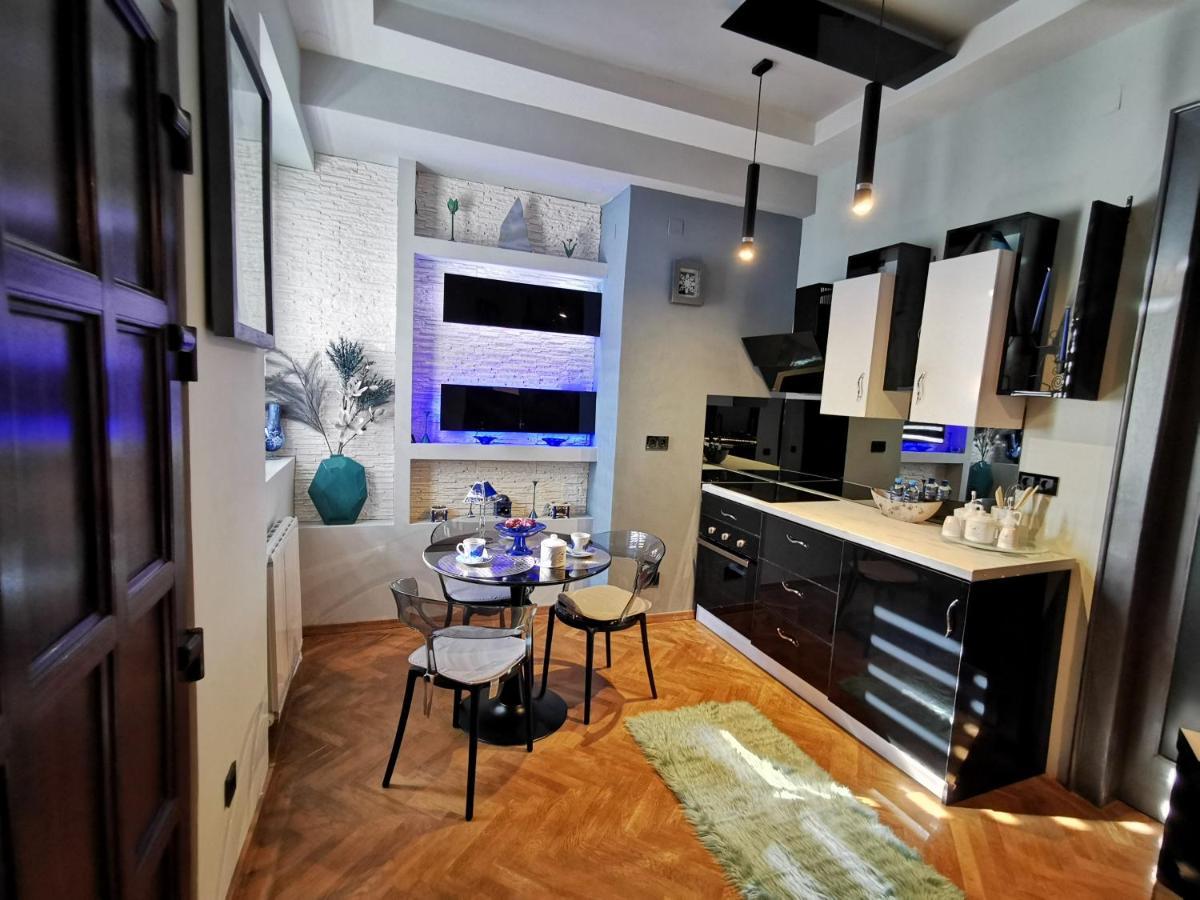 Crystal Central Apartment Braşov Exterior foto